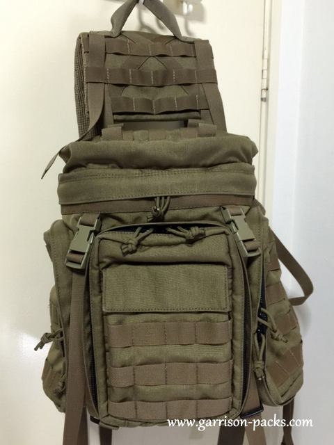 Visible grab handle and molle platform 